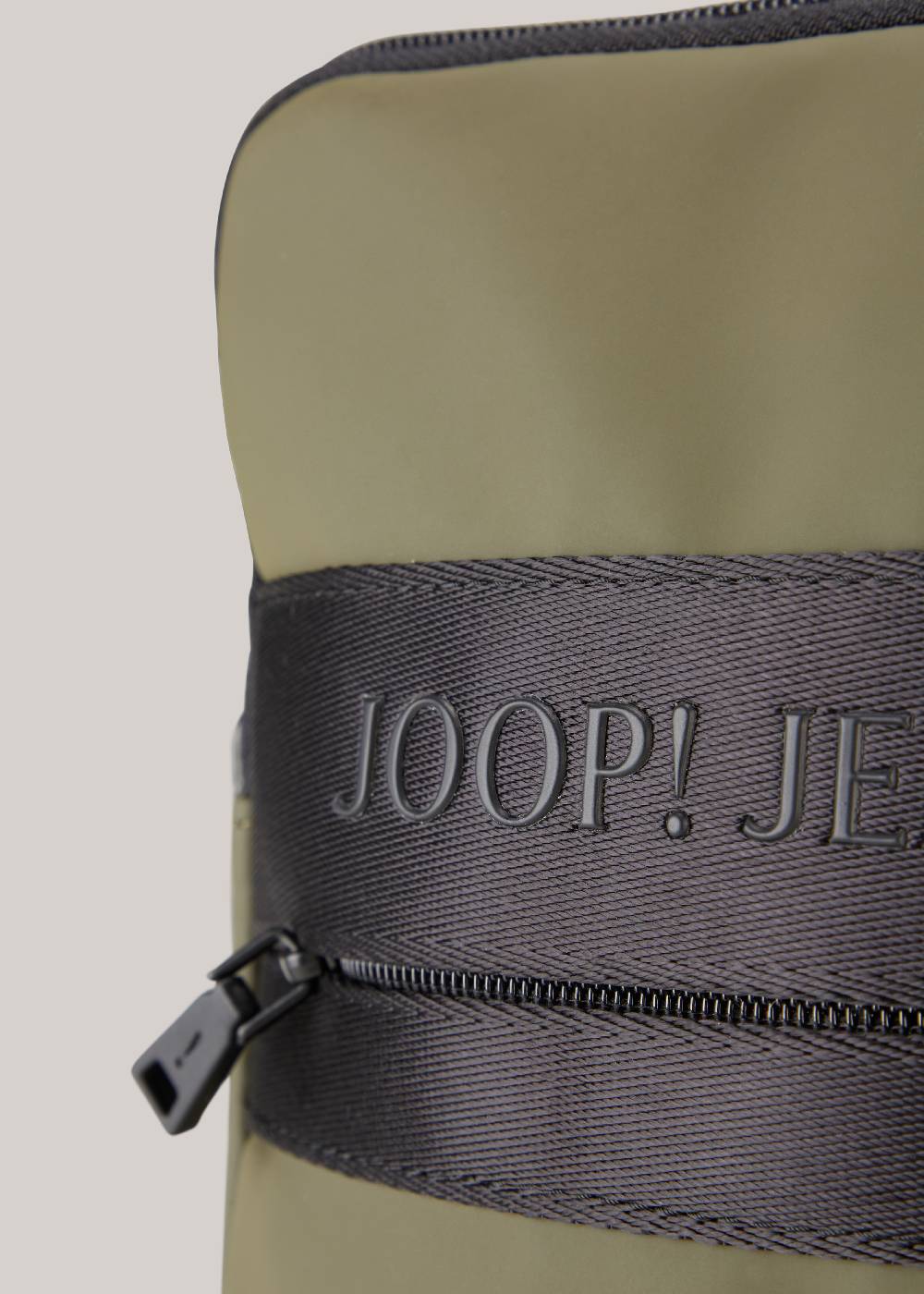 Joop Schultertasche Modica Nuvola Liam in Oliv Super Sparpreis