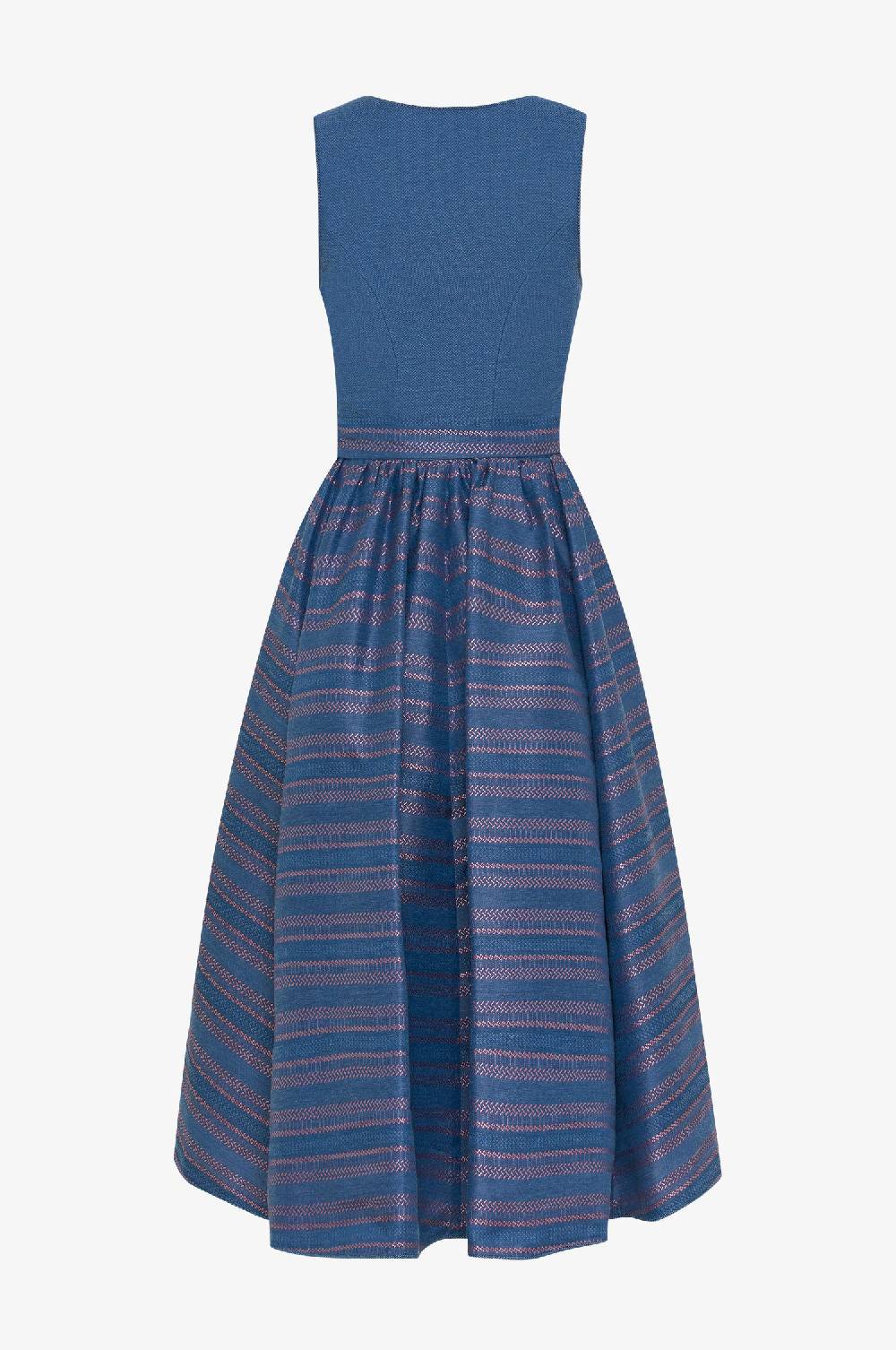 Kinga Mathe Dirndl Albi in Blau Letzte 3 Tage