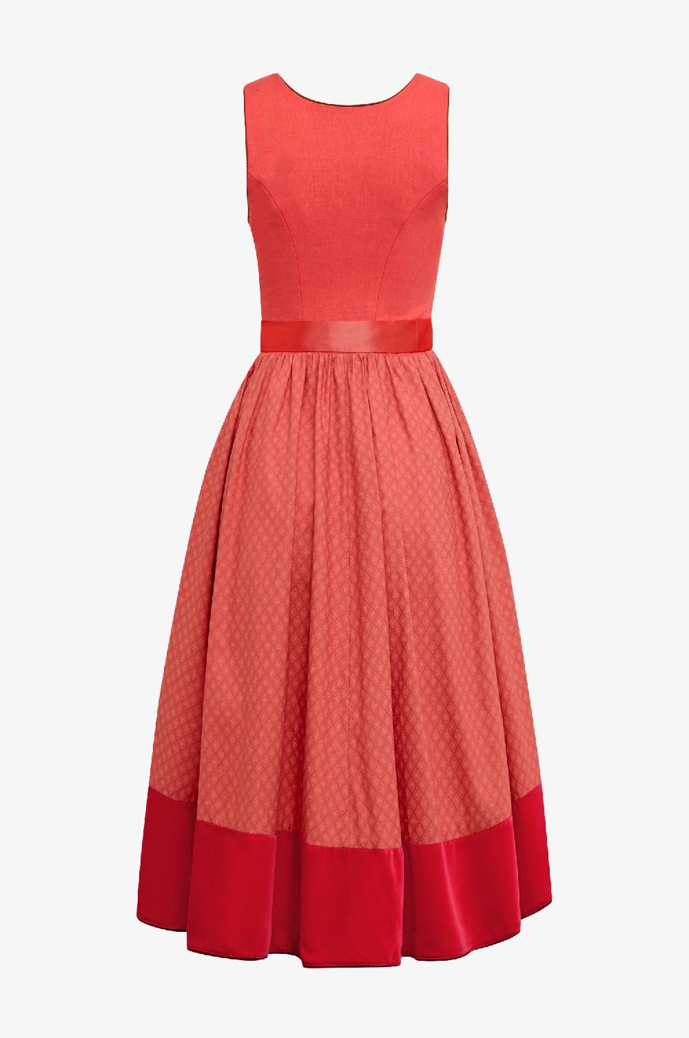Kinga Mathe Jubiläumsdirndl in Coral Auslauf