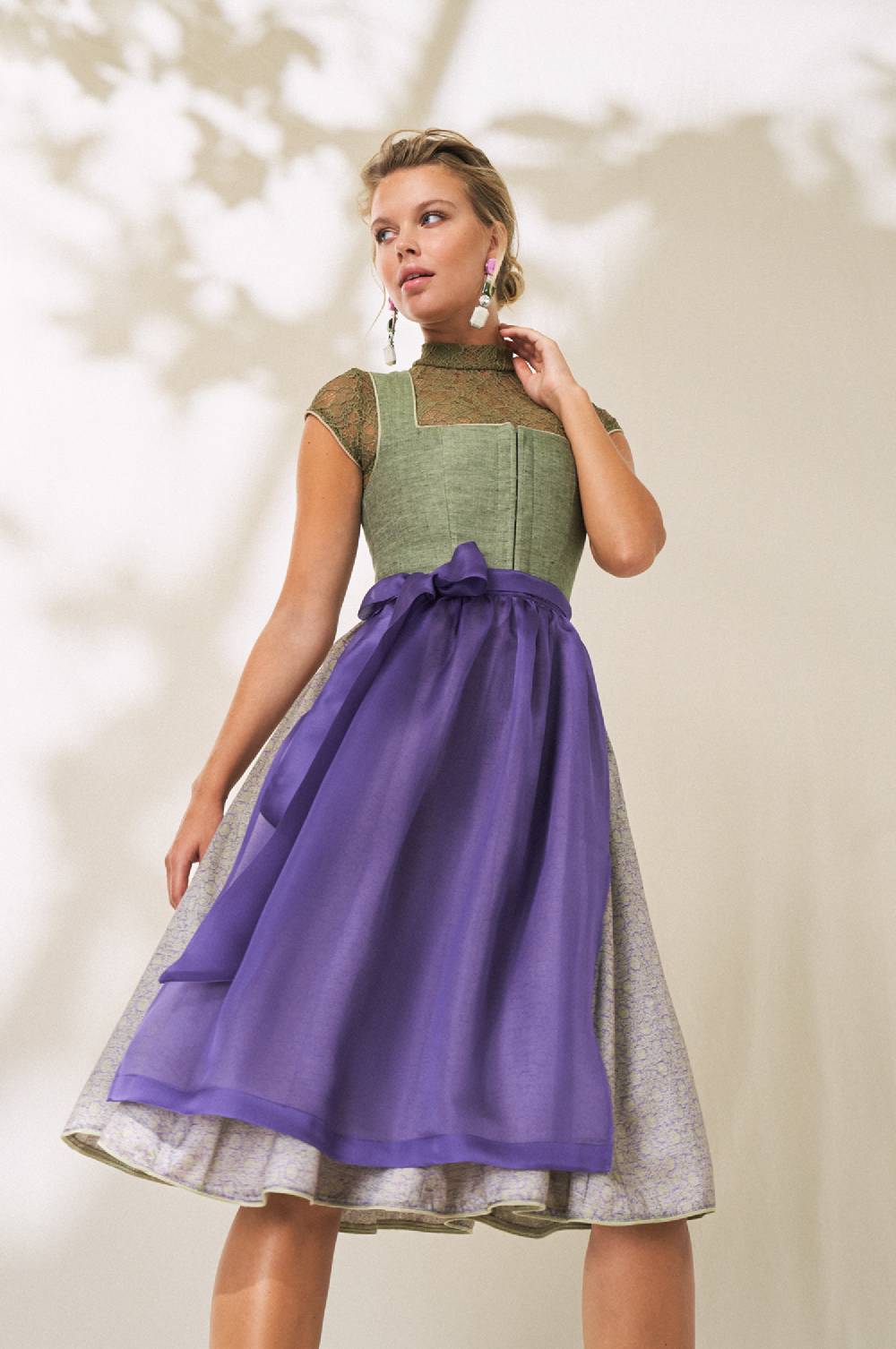 Kinga Mathe Dirndl Alcamo in Moos Zeitbegrenzte Promotion
