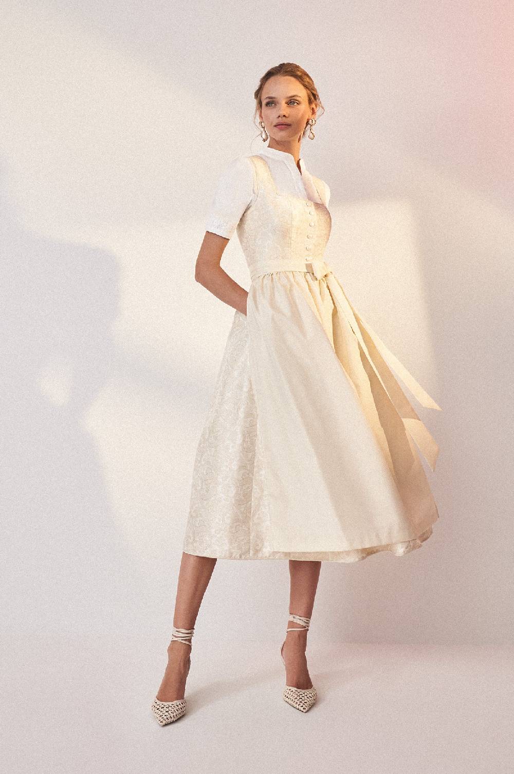 Kinga Mathe Dirndl Miri in Sand Riesige Rabatte