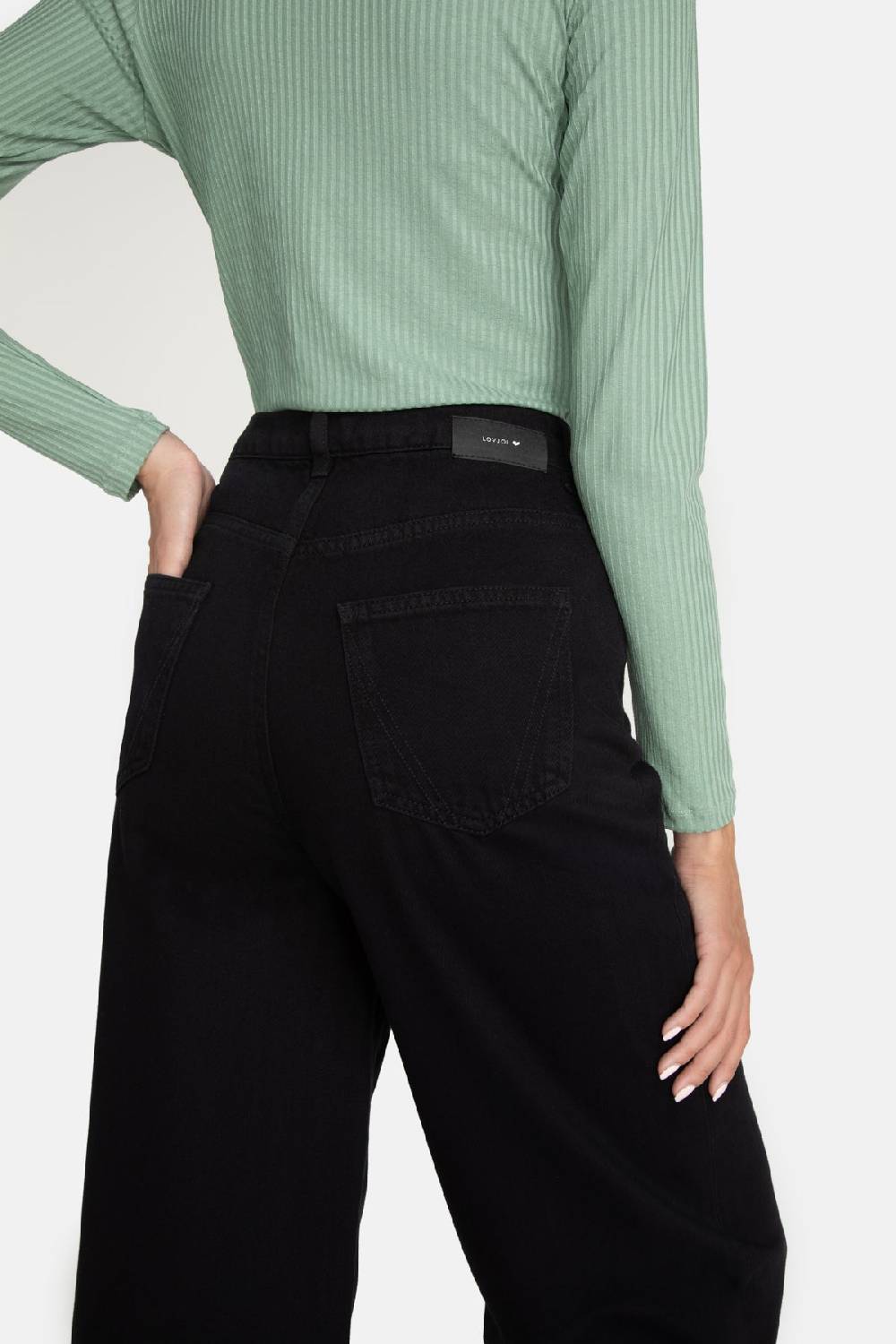 Lovjoi Wide Cropped Jeans BARLERIA Black Overdyed Exklusivangebot