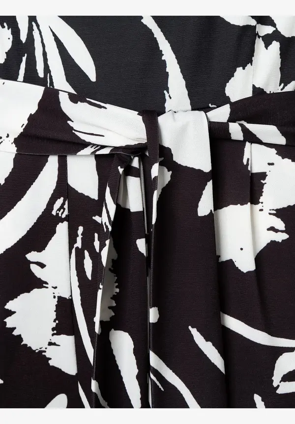 More & More Jersey Jumpsuit, schwarz/ecru, Frühjahrs-Kollektion Im Verkauf