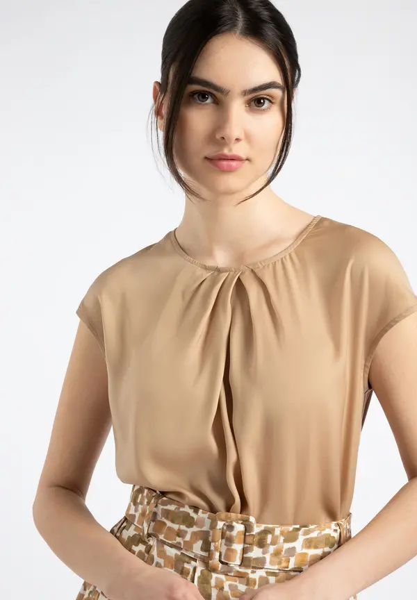More & More Shirt mit Satinfront, soft toffee, Sommer-Kollektion Verkauf