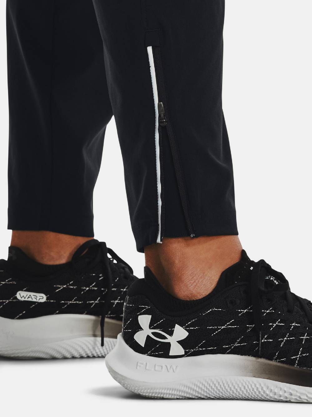 Under Armour OutRun the Storm Pant-BLK Hose Preisnachlass