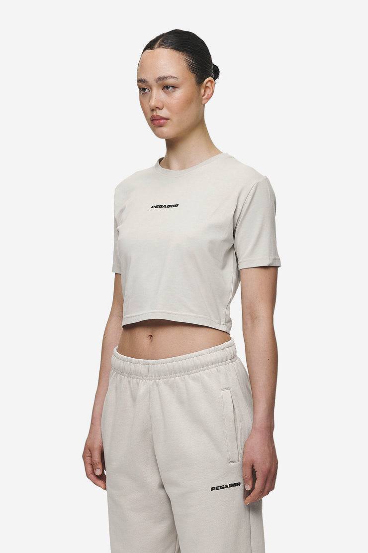 Pegador Ines Cropped Baby Tee Washed Moon Grey Black Gum Neueste Mode
