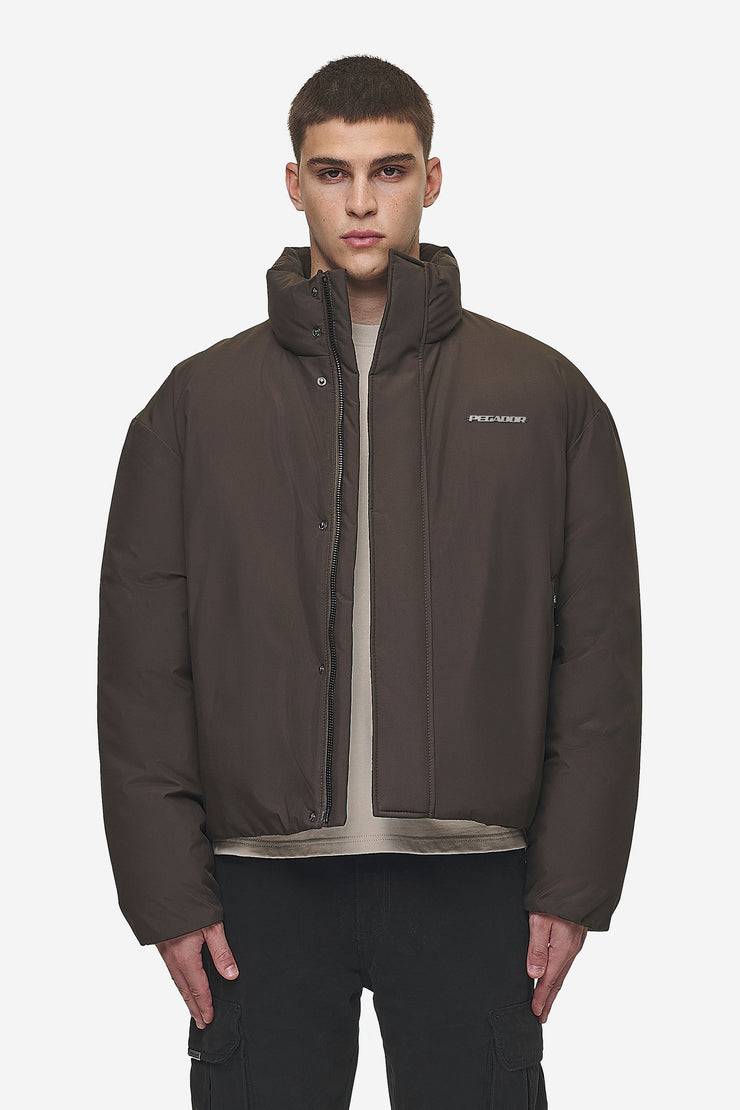 Pegador Lavoy Cropped Boxy Puffer Jacket Dark Brown Neueste Stile