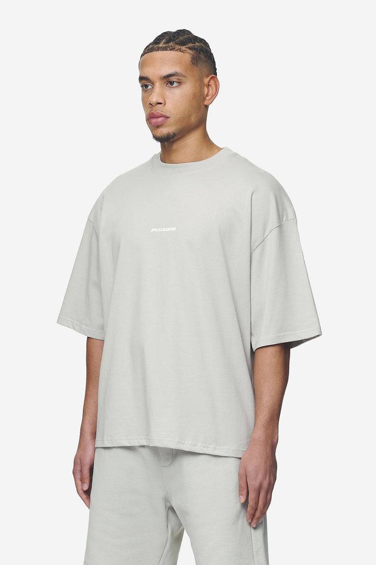 Pegador Logo Boxy Tee Washed Pearl Grey White Gum Preisnachlass