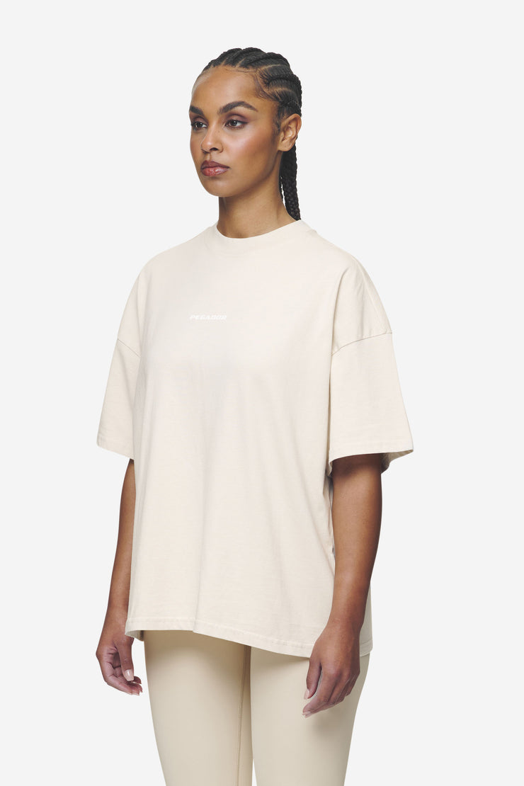 Pegador Arendal Logo Heavy Oversized Tee Washed Coast Sand White Großer Ausverkauf