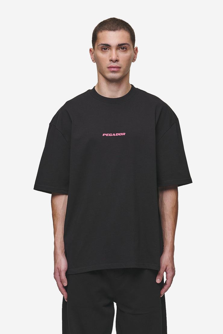 Pegador Colne Logo Oversized Tee Washed Black Virtual Pink Fabrikverkauf