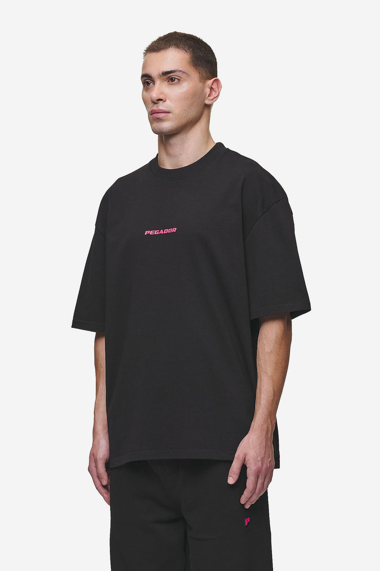 Pegador Colne Logo Oversized Tee Washed Black Virtual Pink Fabrikverkauf