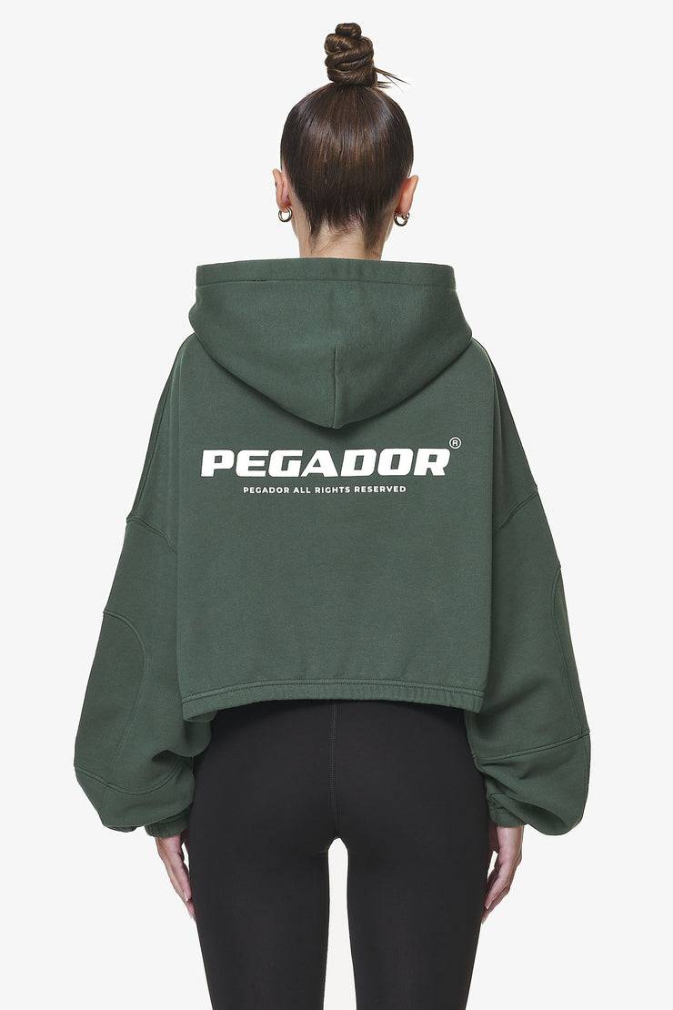 Pegador Skei Logo Oversized Cropped Hoodie Washed Sage Green Saisonschlussverkauf